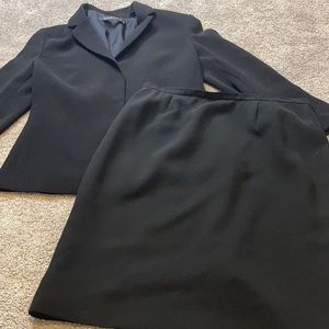 Tahari Black 2pc Pencil Skirt & Blazer Set